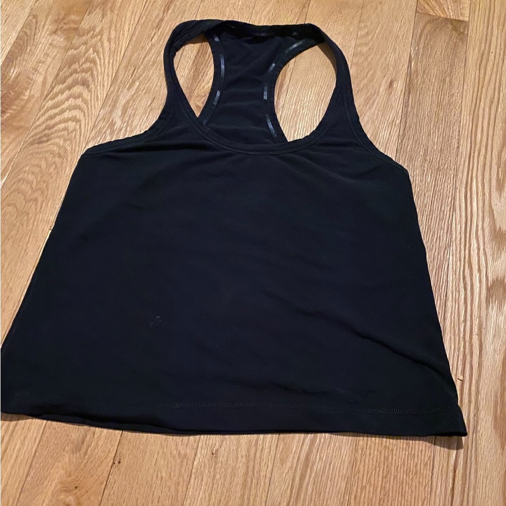 Lululemon razed back tank kinda cropped black